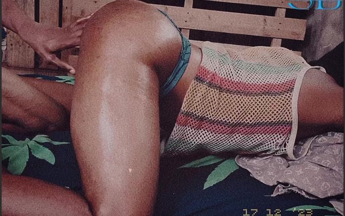 Demi sexual teaser: Fantezie cu vis cu băiat african. Bucura