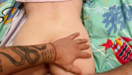 Manuel & Bella: 1 Soused požádal o pomoc ...