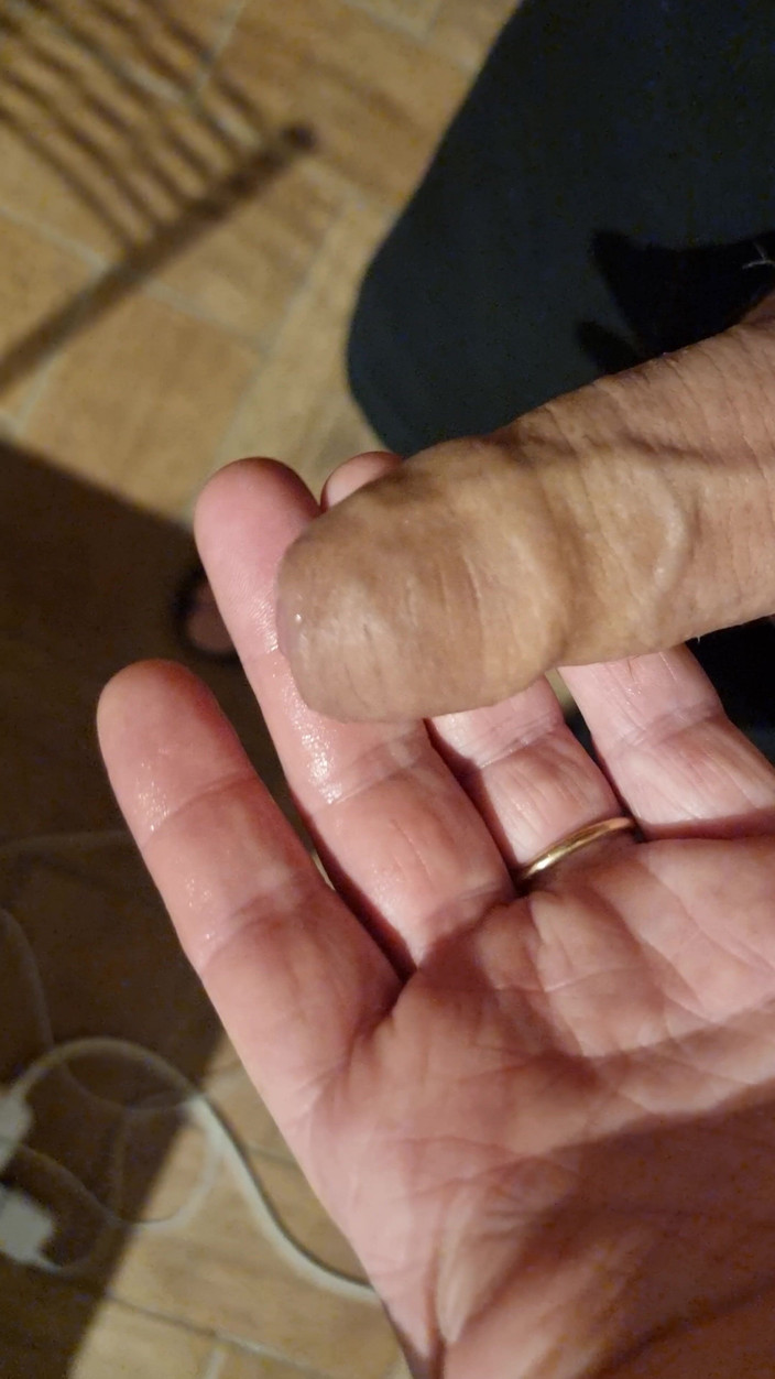 Jordance: Ngocok kontol enak di taman dan sperma banyak banget