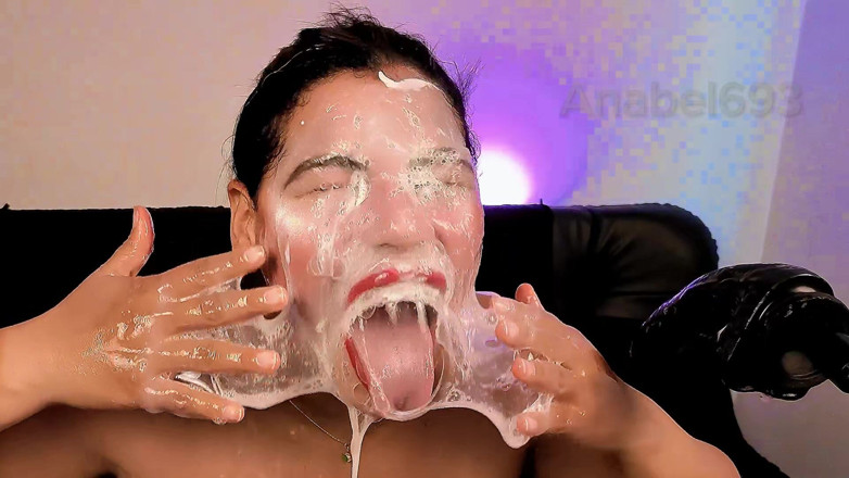 anabel693: Echter Speichelfetisch: Dicke Bläschen und Speichel spielen auf meinem Gesicht