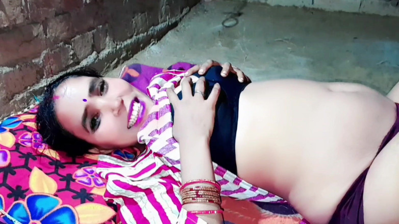 Renudbf: Невестку трахнули в холодную погоду. Невестка чувствовала себя очень холодно, потом дала мне тепло.