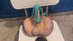 Putarankahotmilf: Madrasta pega seu enteado com suas calças e o usa
