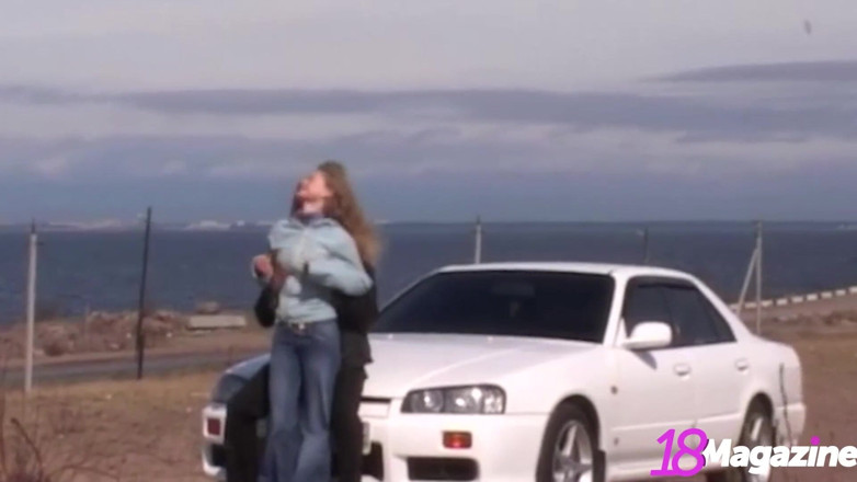 18Magazine: Des trucs torrides d'auto-stop ! Sasha se fait éjaculer dessus par une...