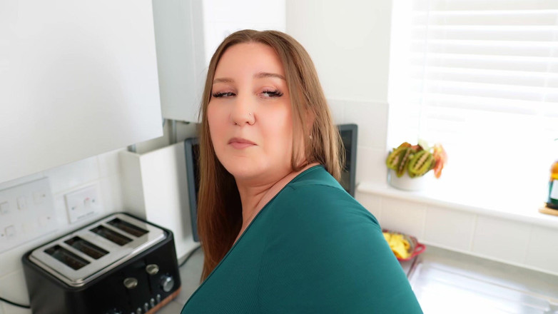 Harley Taboo: 가장 친한 친구의 새엄마를 사육 - 2부 HD 화질