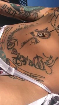 Corpo tatuado