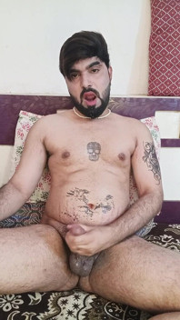 Sborra ingoio e pipì assaggiando un cazzo dilo