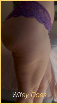 Wifey Shows Her Perfect Ass in Her Sexy Lingerie
