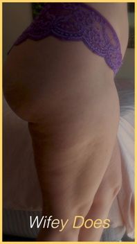 Wifey Shows Her Perfect Ass in Her Sexy Lingerie