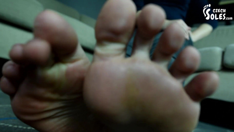 Czech Soles - foot fetish content: Скляна в'язниця Велетень для її крихітної ноги раба