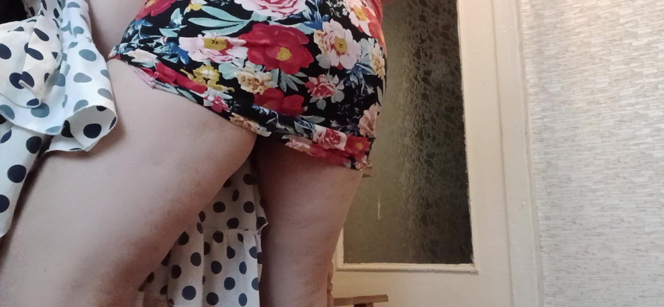 Lesbian-illusion: Mama mea vitregă mă fute pe masa din bucătărie