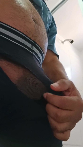 Tommhot: Bergabunglah denganku untuk olahraga dan kami akan masturbasi di kamar...