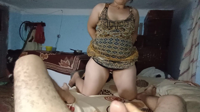 AncaLuxe: Ancaluxe - stiefmoeder belt me om haar heel hard te zuigen...