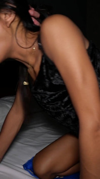 Ladyboy kecil molek berkongkek tegar