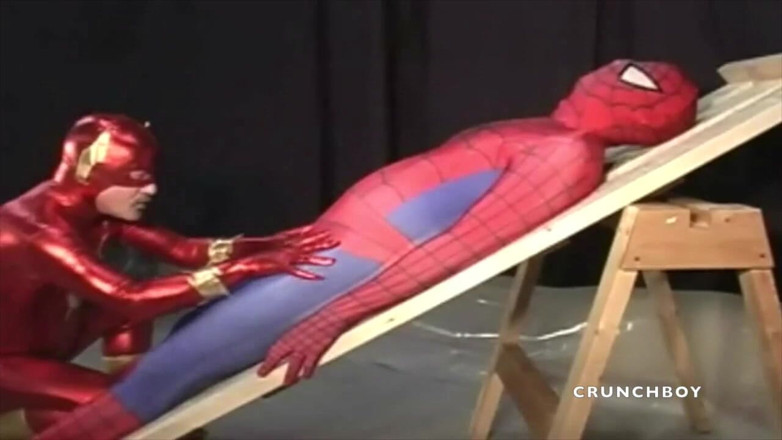 Crunch Boy: Seks fetish dengan pakaian super hero
