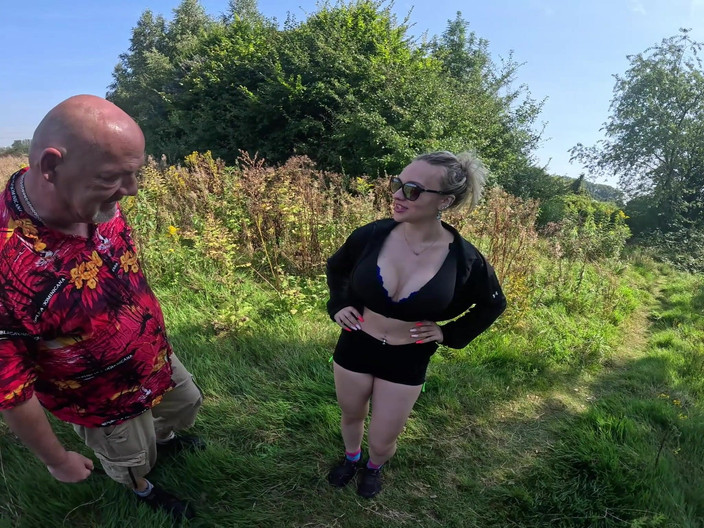 Beverly peach: Мінет на відкритому повітрі. Старий мене спокушає. Егон Ковальський