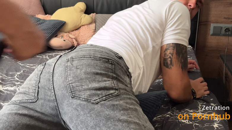 Zetration: Menyuruh kawan saya Sesuatu yang tidak kena dengan pantat saya,...
