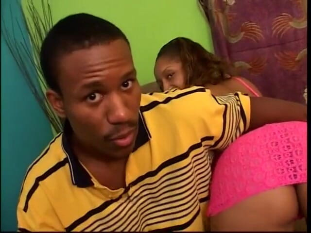 CBD Media Interracial: Culona perfecta de cuerpo grueso de tetona africana joven esposa...