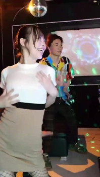 Dj Bachiero, fille de danse du club