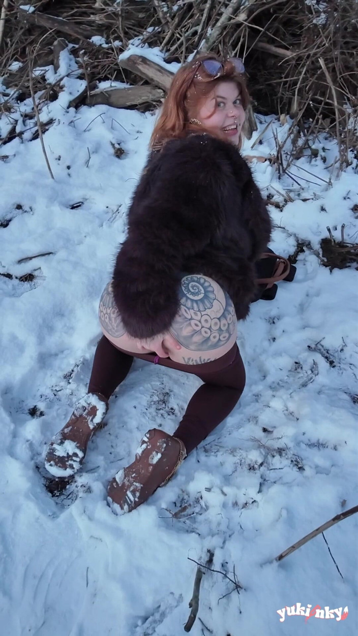 yukinky: Lo scaldo nella neve