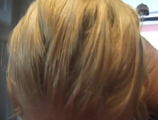 Flash Model Amateurs: Seksowna blond dziwka spuszcza wielki wang POV