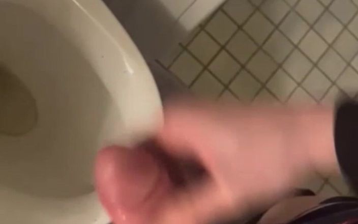 frederiksexiiii: di kamar mandi