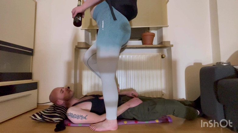 Lizzy Crush: Défi de piétinement de 85 kg - test de combien son corps...
