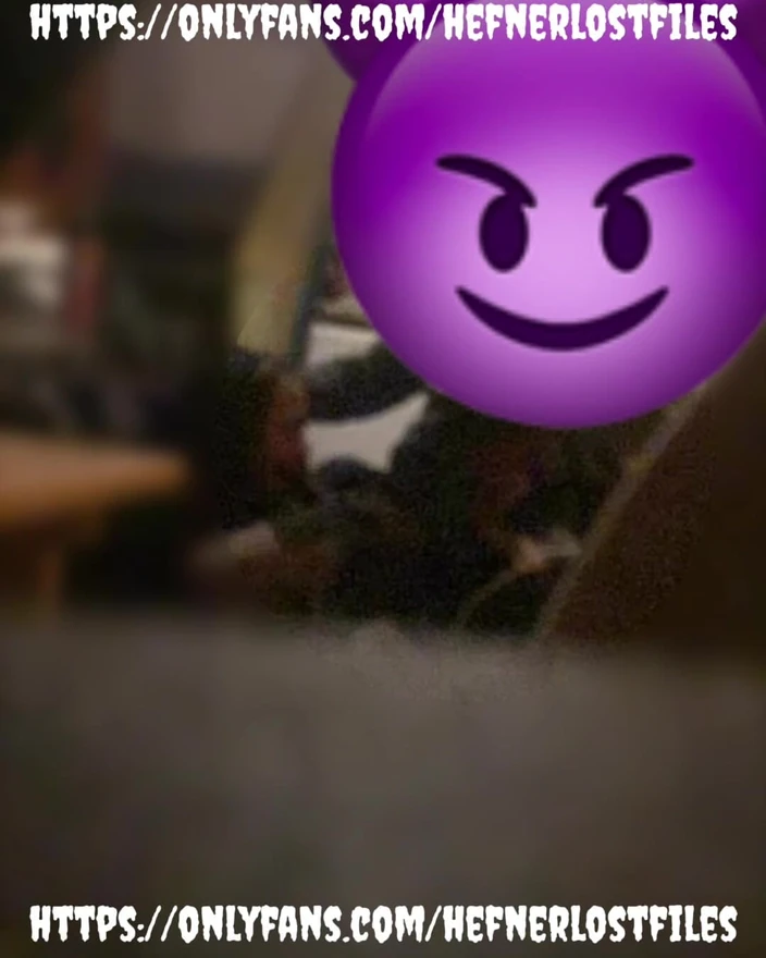 Jenko: Coloque meu esperma na sua garganta puta