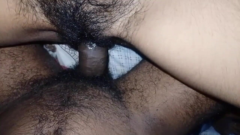 RoomVibe: 大学から急いで家に帰って彼女に我慢させた 急いでおしっこをしなきゃ