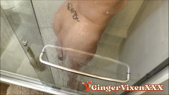 GingerVixen.XXX: Cewek sange ini lagi bersih-bersih setelah dientot habis-habisan