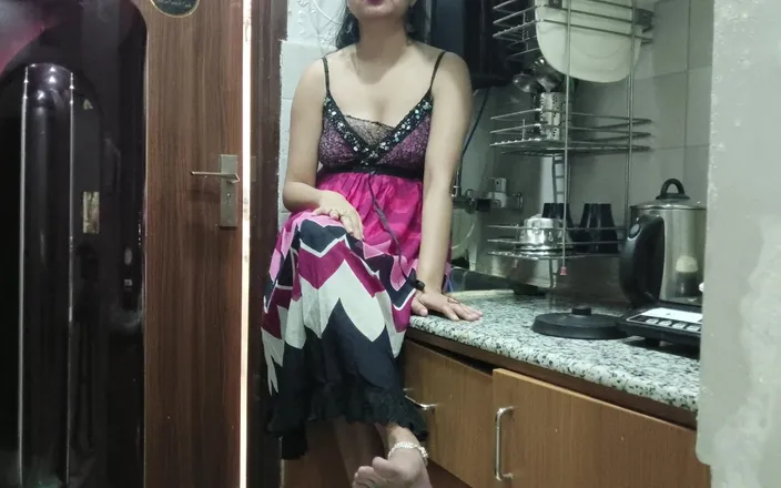 Saarabhabhi6: First Time in Car Fucked Indian Beautiful Woman