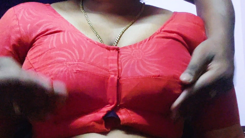 Desi Mohini: Heißes mädchen kommt zum haus ihres freundes und hat sex...