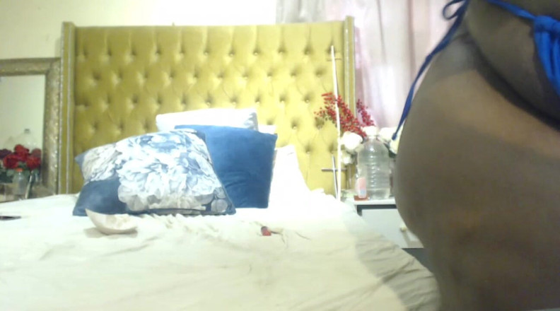 Legendary Booty Overdose: SSBBW Pussyplay and Thick Feet Fetish