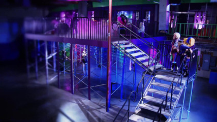 Premium porn studio: Mengumpulkan pesta seks tanpa kondom di klub tari