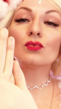 ASMR video: Latexové rukavice sestry. Doktor Santa dívka škádlí s úsměvem a zblízka. Arya Grander.