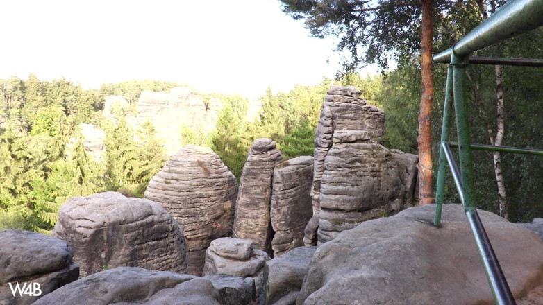 Watch4beauty: Una ragazza affascinante