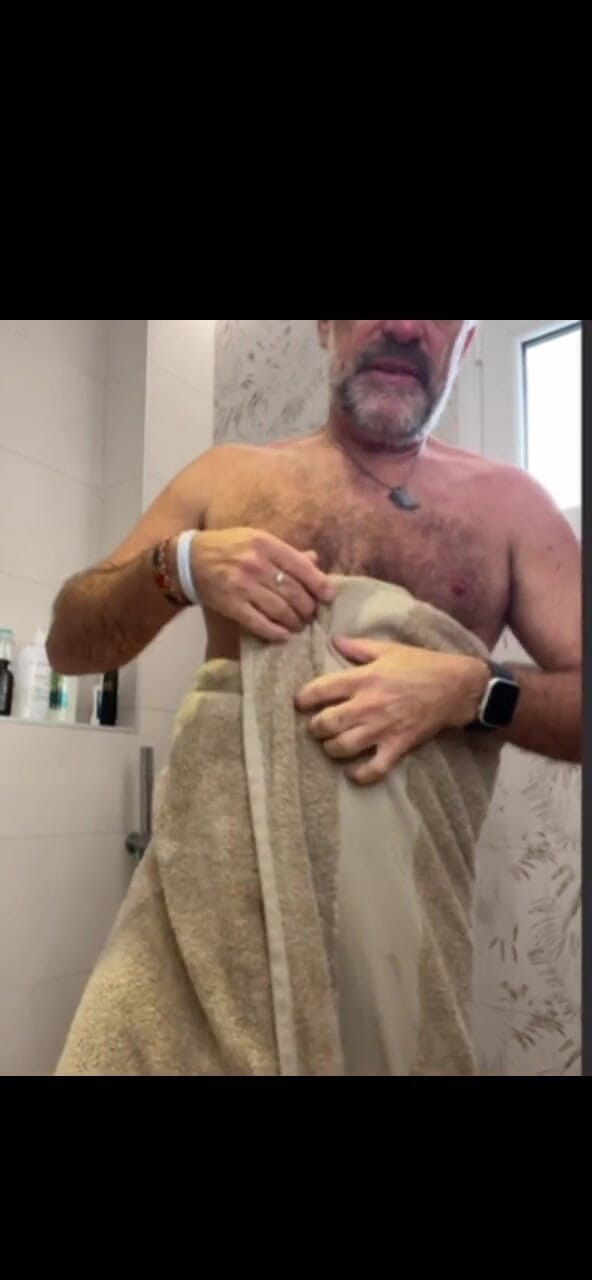 Daddybearvlc: Daddybear, la duș