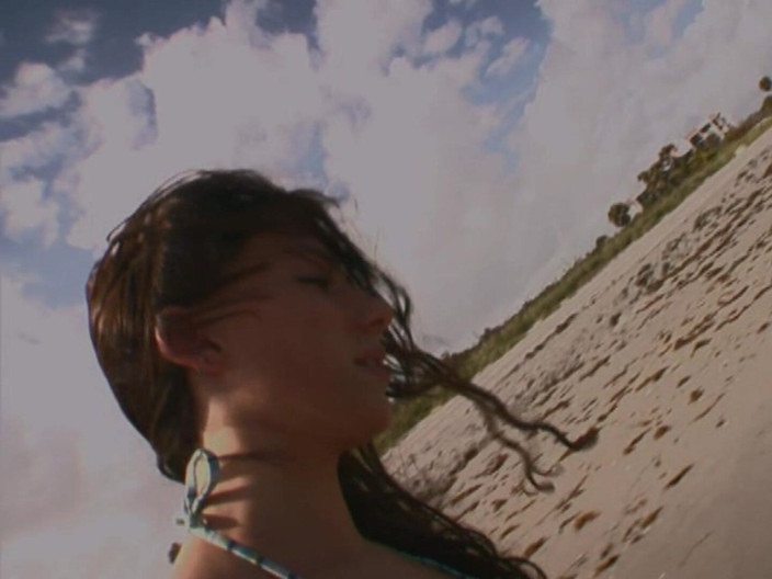 Dirty Teeny: Hot Brunette Mendapat Ditumbuk Di Tepi Kolam Renang