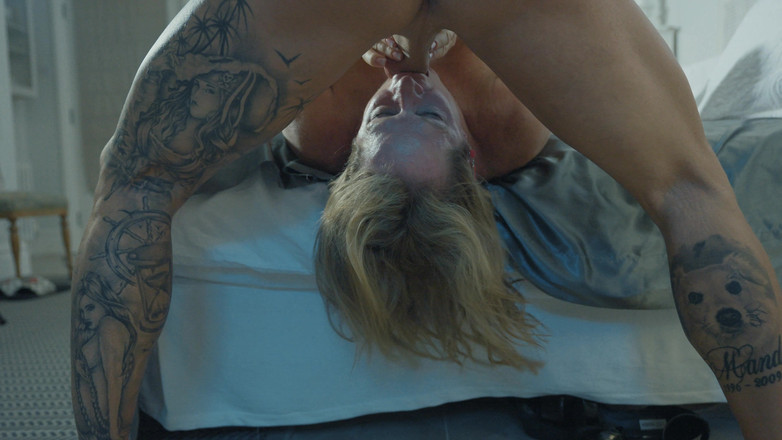 PMG Girls: Șarpe german de armăsar Dave o face pe bunica sexy...