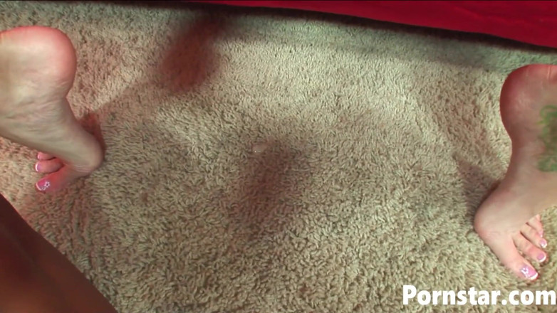 Pornstars: Petite babe Haley Young sucks a huge black dong