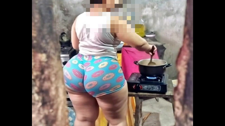 Xprohibidox1: Vecină cu curul mare gravată cu pantalonii ei scurți gogăriță