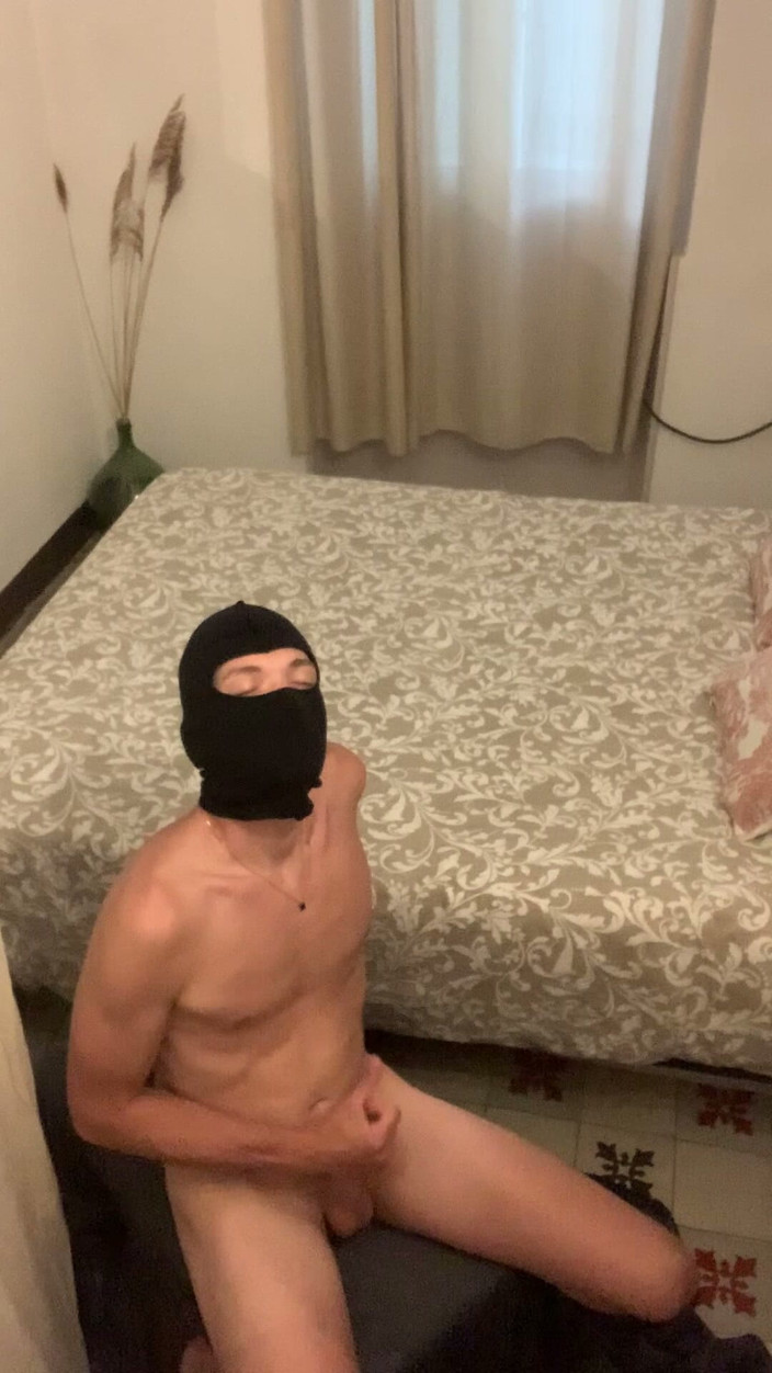 Gabriel Loma: ช่วยตัวเองเมื่อแม่บ้านอยู่บ้าน