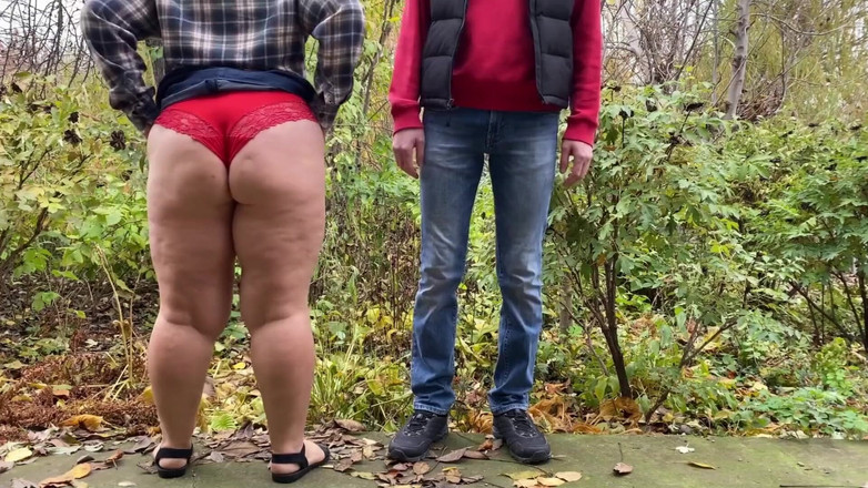 OurFetishLife: Mama vitregă matură atrage atenția fiului vitreg