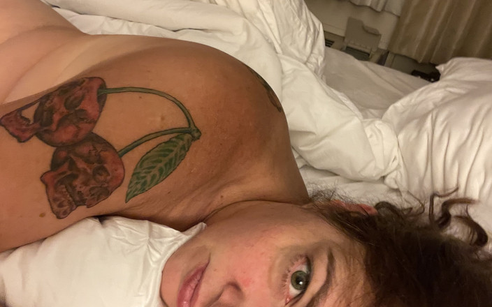 Wild Cherry: डैडी का लंड चूसना, लंड की अंगूठी के साथ