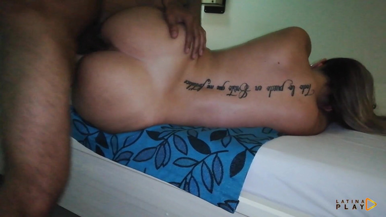 LatinaPlay: bare stan aur moti gand vaali sunahre baalon vaali chodne...