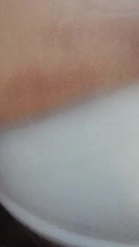 MILF cu ochelari de soare POV blowjob cu spermă în gură