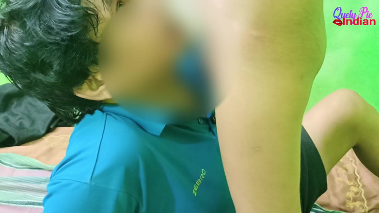 Sir: 18岁学生真正的印度处女少女第一次胸部和阴户爱重口味肛交指法女友大学