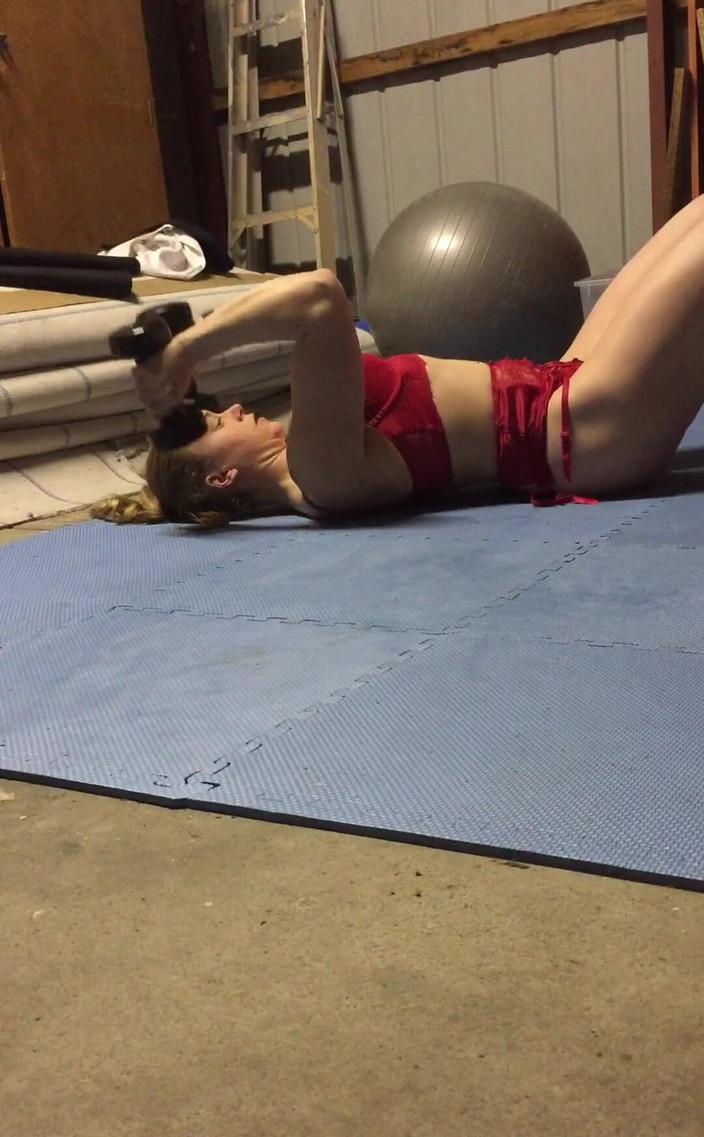 Michellexm: Todays Workout Chest Fly i Triceps