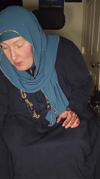 Nimic de genul desfacându-mi hijab-ul pentru noapte și ieșirea din Abayas meu și peste rochii la underclothes meu
