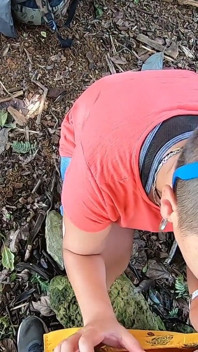Quick outdoor blowjob at an abandoned house