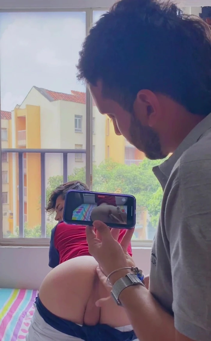 Dilan Castro: Würdest du gerne in meinen schönen arsch kommen?